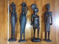 Statua etnica intagliata a