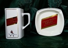 JOHNNIE WALKER WHISKY JUG CON POSACENERE COORDINATO IN CERAMICA PIOLA E WADE '70