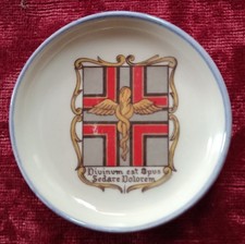Ceramiche artistiche da farmacia R.R. - piattino con stemma e motto