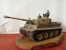 Modellino scala 1/35 da collezione  carro armato Panzer VI Tiger I con figurini