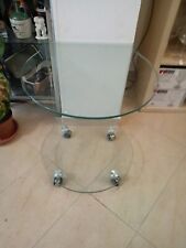 tavolino in vetro curvato post moderno nello stile fiam con ruote possibile bloc