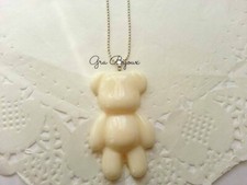 Collana ciondolo resina sagoma