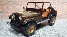 1:18 MCG 1976 Jeep CJ-7 Golden Eagle