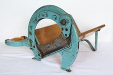 ANTICO TAGLIAPANE DECORATIVO