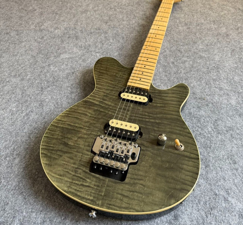 Nuovo modello chitarra - nuovo, modello,