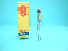 Una valvola philips 1m3 - =, dm70