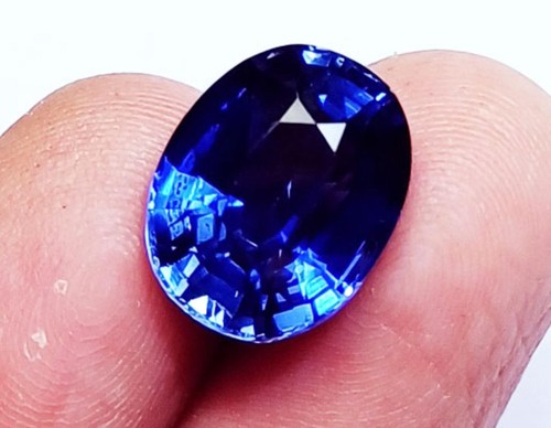 Tanzanite naturale kt - 7.60,