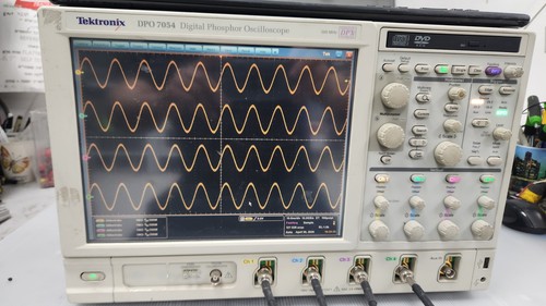 Tektronix dpo7054 - tektronix,