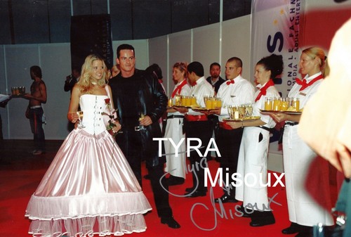 Tyra misoux foto autografa - misoux,