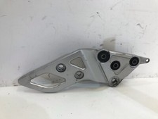 SUPPORTO PEDANA ANTERIORE DESTRA SUZUKI BANDIT GSF 650 S 2006-2012