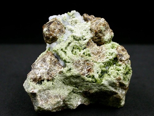 Vésuvianite fassaite val - +,