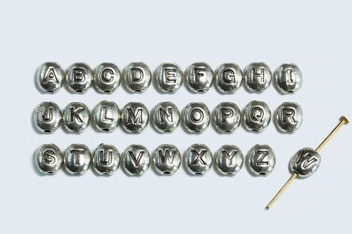Inwaria perline lettere - inwaria, a