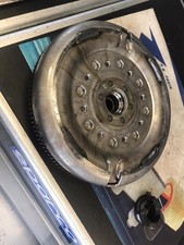 KIT FRIZIONE COMPLETA DI VOLANO AUDI A3 GOLF 6 1.6TDI 1.9TDI SACHS  2289000280 