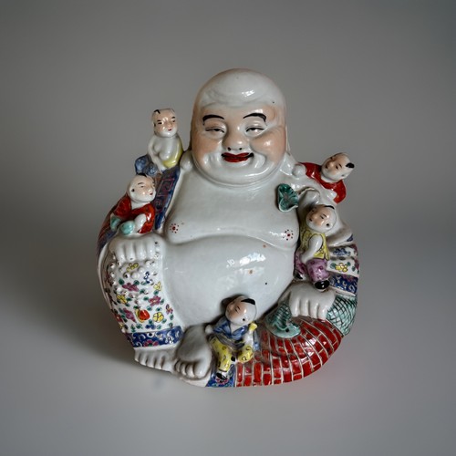 Buddha che ride in - “buddha, ride”