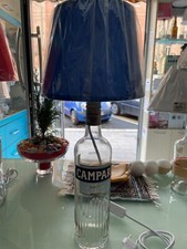 Lampada da tavolo bottiglia Campari con paralume cavo nero