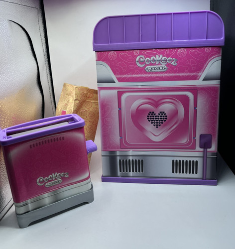 Cookeez makery sweet - sweet, treatz