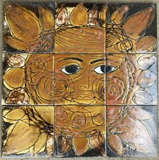 PANNELLO 9 PIASTRELLE CHELSEA POTTERY SUN FACE di JOYCE MORGAN ~ STUDIO LONDON anni 60 70