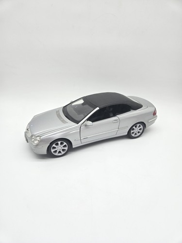 Mercedes clk cabrio - 1:18,