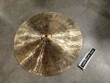 Piatto cinese sottile firmato