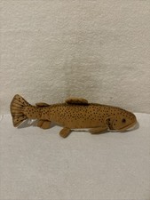 Peluche trota di fiume marrone