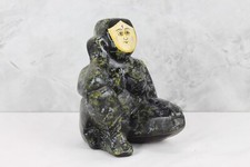 Antica statua pensatrice in