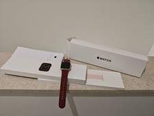 Apple Watch SE (1. Generazione) 40mm - Alluminio Oro, Bracciale Bordeaux, GPS