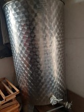 Maturatore in acciaio inox, di marca Tabec, capienza 400 kg. Usato solo 1 volta.