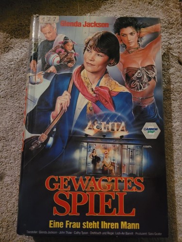 Gewagtes spiel eine frau - gewagtes,