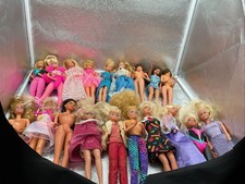 Lotto di 19 bambole Barbie