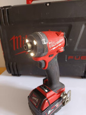 avvitatore a impulsi milwaukee