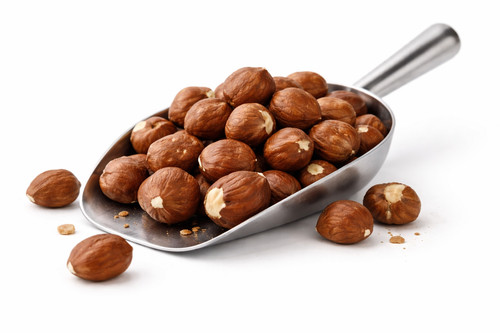 Nocciole con pelle senza
