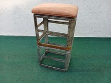 Sgabello Design In Metallo Con