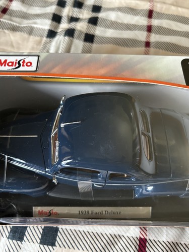 Maisto diecast vehicle - 1:18,
