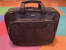 Targus CUCT02UA15S-70 Zip-Thru