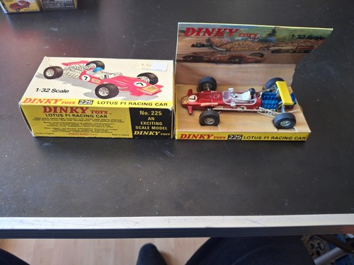 Dinky toys 32 - lotus, f1