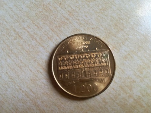 Moneta 200 lire italiana - moneta,