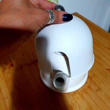 Teiera in ceramica con coperta