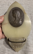 Antica acquasantiera con