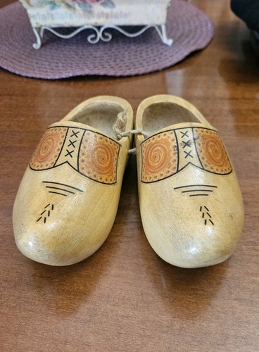 Zoccoli vintage caratteristici - vintage,