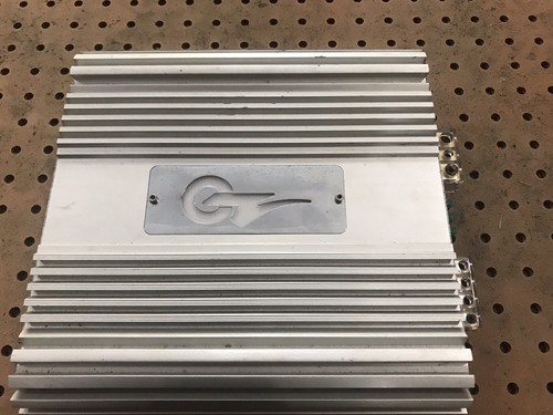 Raro amplificatore autoradio