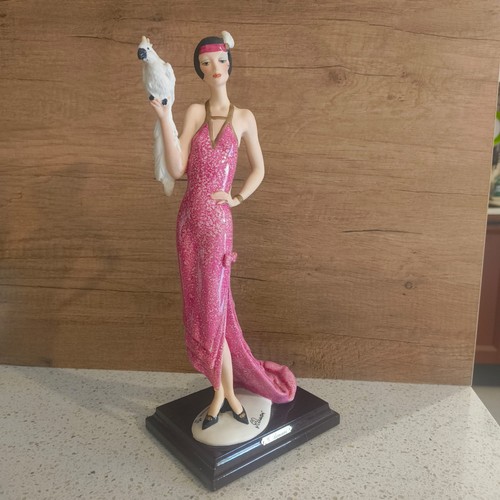 Statuina porcellana