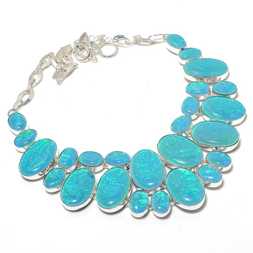 Collana con pietre preziose