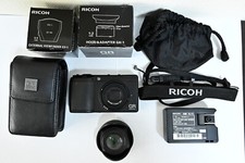 Fotocamera compatta Ricoh GRII Digital GR II con custodia paraluce grandangolare usata