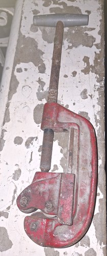 Tagliatubi manuale