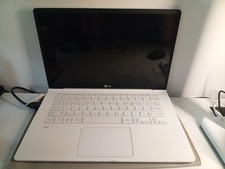 LG Gram 14ZD990-GX30K schermo