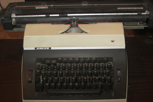 Adler macchina scrivere - da,