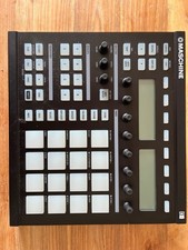 Native Instruments Maschine MK1 + Decksaver – Come Nuova, Completa di Cavi