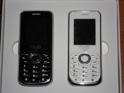 Due celulari telefoni dual - due,