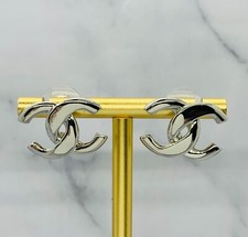 Orecchini CHANEL CC tono