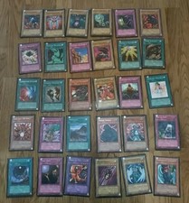 Lotto da 30 Carte di Yu Gi Oh! Italiano e Inglese. Come Da Foto!